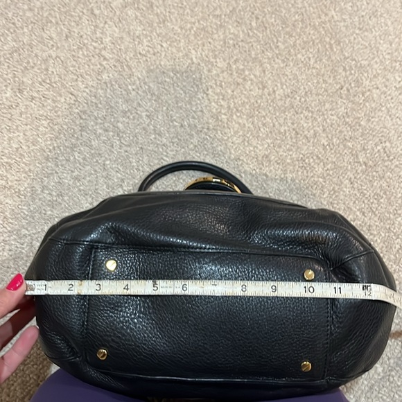 Tory Burch Leather Amanda Classic Hobo Bag - Picture 9 of 11